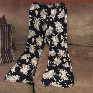 Brandy Melville flowered flowy pants one size